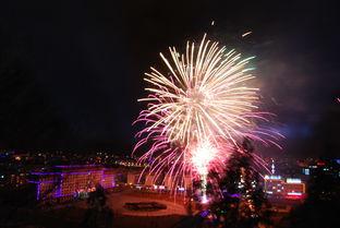 半夜放烟花爆料犯法吗视频,揭秘半夜放烟花违法真相